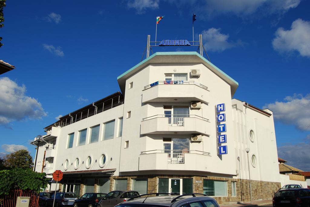 洛泽内茨 Alpina酒店 外观 照片